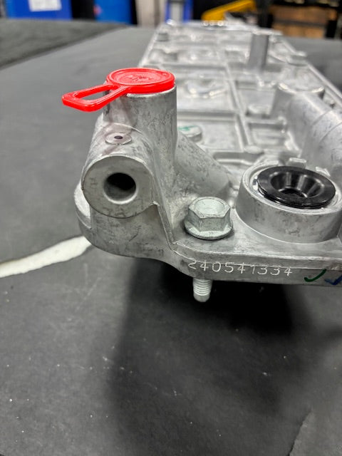 Escalade V valley cover